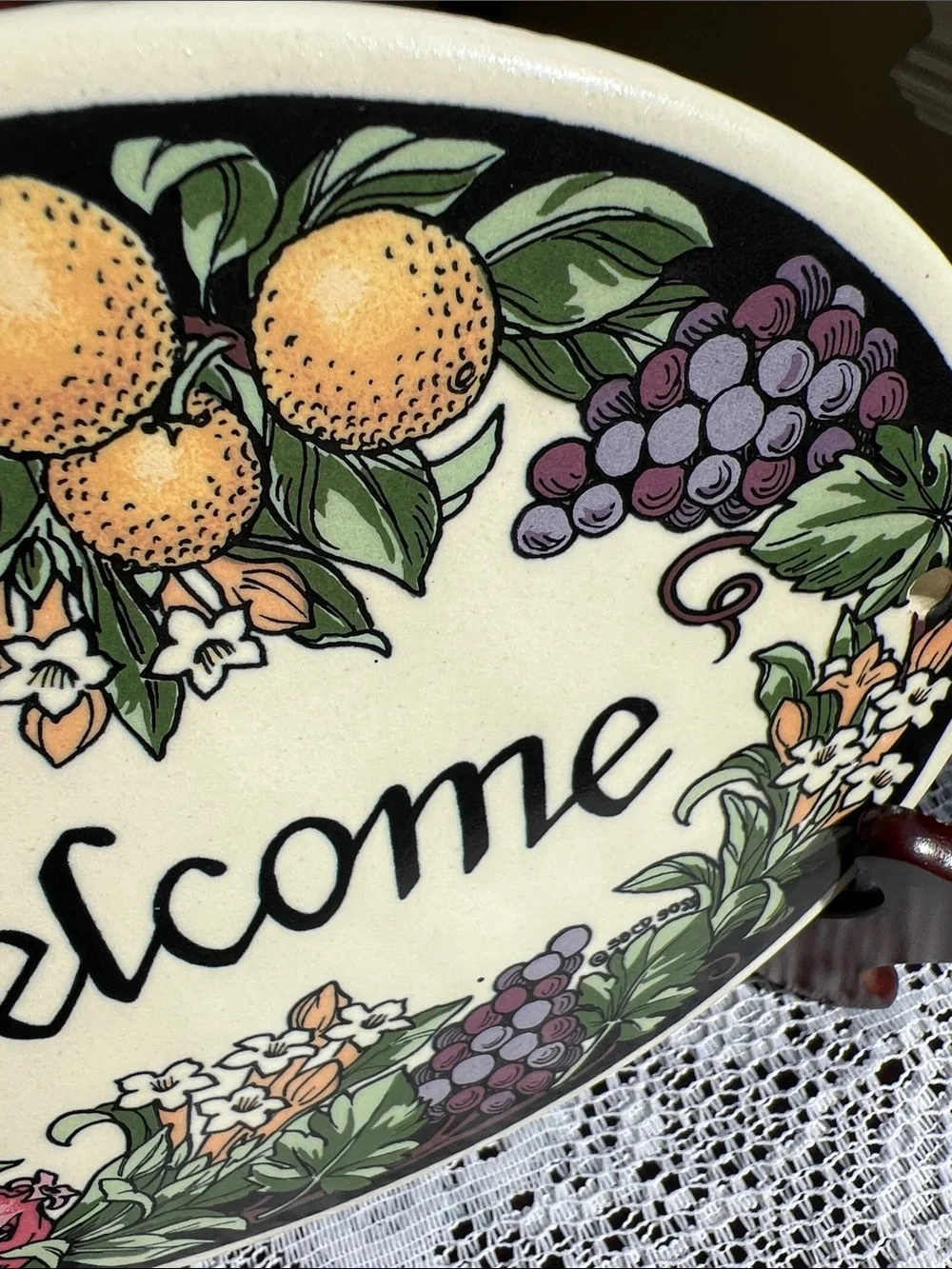 A Vintage Ceramic Oval Welcome Plaque